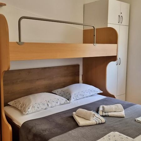 Apartments Gajo 奥米什 客房 照片