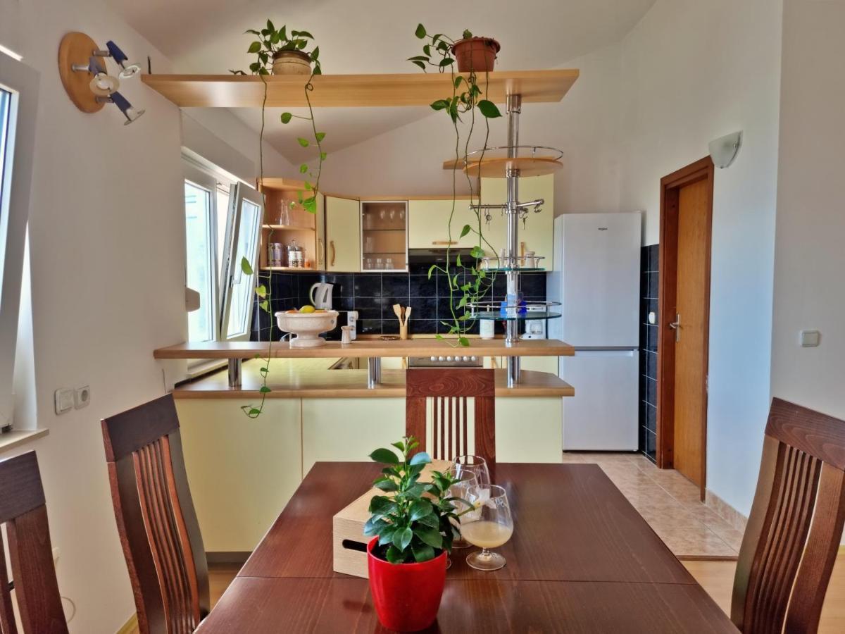 Apartments Gajo 奥米什 外观 照片